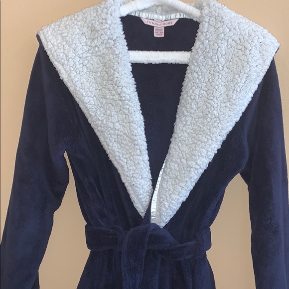 Victoria Secret Robe - Picture 3 of 5